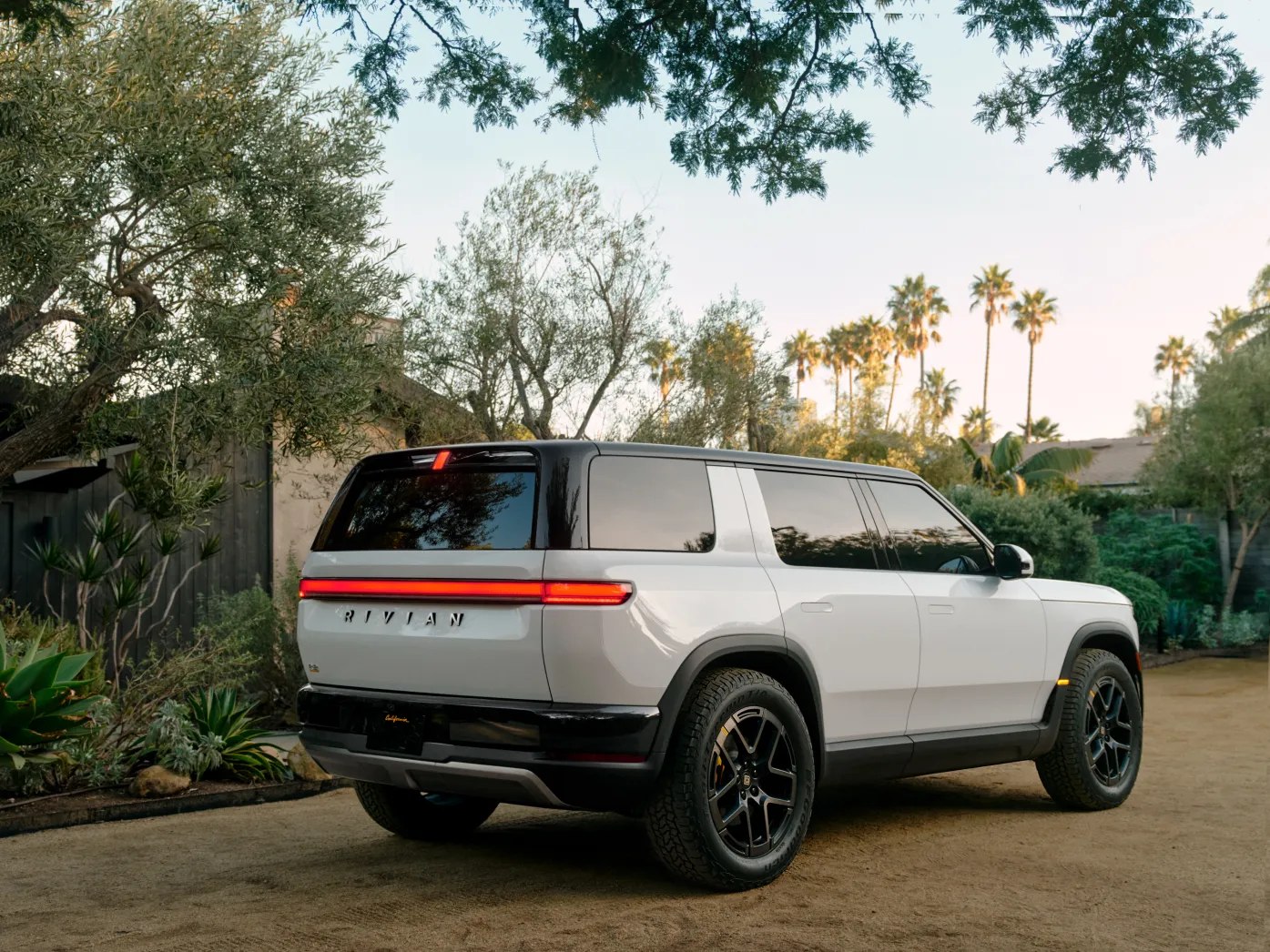 Rivian R1S Rear Motor Failure Problems Affecting Early Production Units